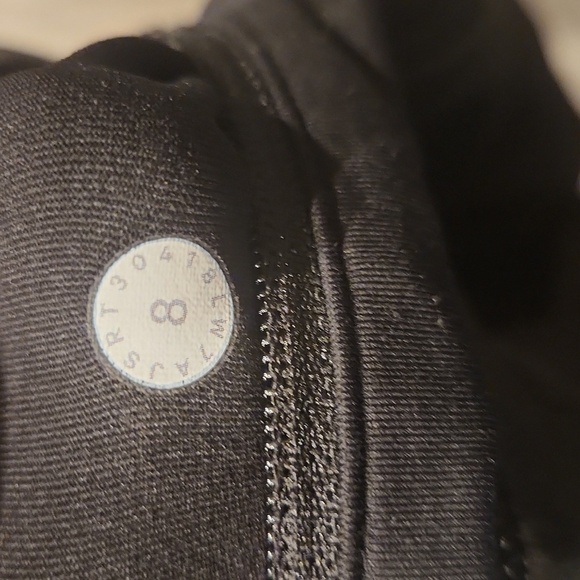 Lululemon Women's Camouflage Shorts - Picture 5 of 5